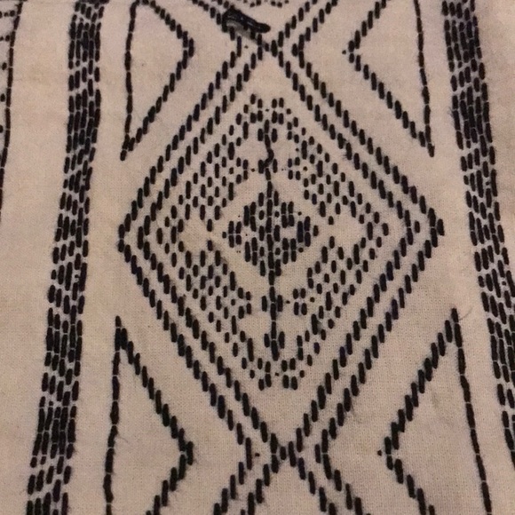 Meet your Posher, Mae - Picture 1 of 1